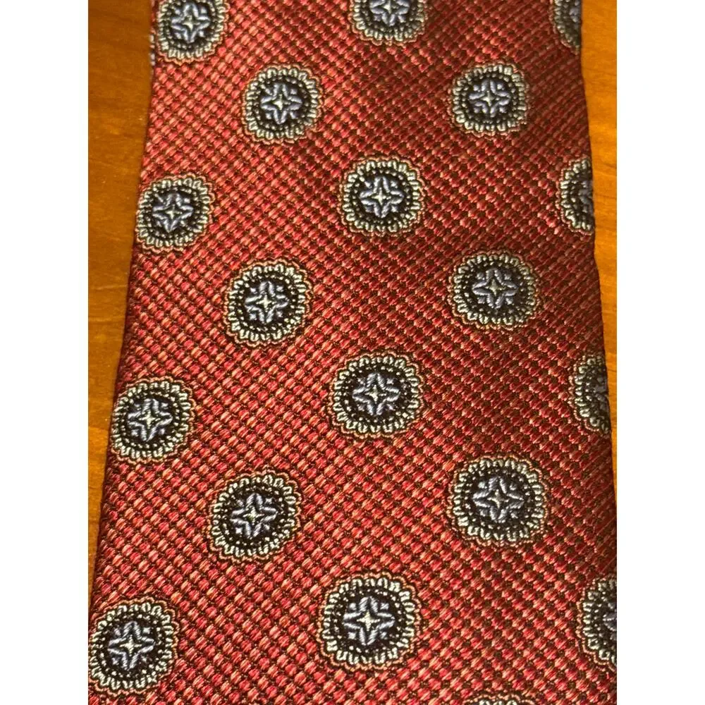 JZ‎ Boulder 100% Silk Necktie, Red Medallion Design, NWOT